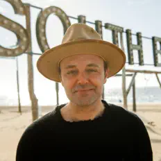 Listen to Niels Geusebroek, watch music videos, read bio, see tour dates & more!