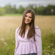 Catherine Vinerを聴いたり、ミュージックビデオを鑑賞したり、経歴やツアー日程などを確認したりしましょう！