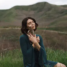 收听 Abby Marie、观看音乐视频、阅读小传、查看巡演日期等 ！