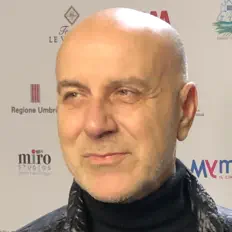 聆聽 Stefano Profeta、觀看音樂影片、閱讀小傳、查看巡演日期等！