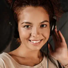 聆聽 Kołysanki Dla Niemowląt、觀看音樂影片、閱讀小傳、查看巡演日期等！