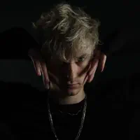 Escucha a undefined, mira vídeos musicales, lee la biografía, consulta fechas de giras y mucho más.