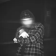 Ouve Jarese, vê vídeos de música, lê a biografia, vê as datas da digressão e muito mais!