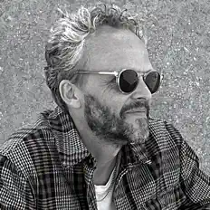 Escucha a Purple Garden, mira videos musicales, lee su biografía, consulta las fechas de las gira y más.