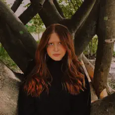 Ascolta Geovanna Jainy, guarda video musicali, leggi la biografia, vedi le date del tour & altro!