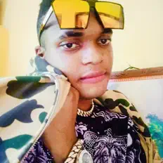 Ascolta Timikay, guarda video musicali, leggi la biografia, vedi le date del tour & altro!