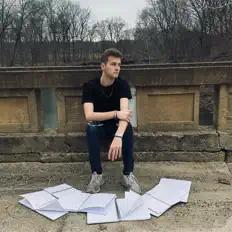 Daniel Olsonを聴いたり、ミュージックビデオを鑑賞したり、経歴やツアー日程などを確認したりしましょう！