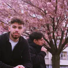 Ouve Le Laboratoire, vê vídeos de música, lê a biografia, vê as datas da digressão e muito mais!