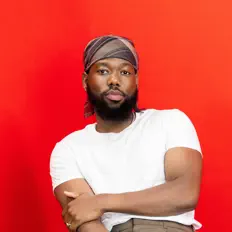 Tuakahを聴いたり、ミュージックビデオを鑑賞したり、経歴やツアー日程などを確認したりしましょう！