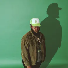 Hör dir Poli$y an, schau dir Musikvideos an, lies die Biografie, finde Tourdaten und mehr!