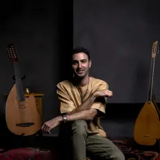 Sina Bathaie: песни, клипы, биография, даты выступлений и многое другое.