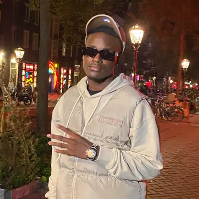 Listen to Rs Layonn, watch music videos, read bio, see tour dates & more!