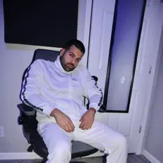 Javyer El Astro Musical सुनें, म्यूज़िक वीडियो देखें, बायो पढ़ें, दौरे की तारीखें और बहुत कुछ देखें!