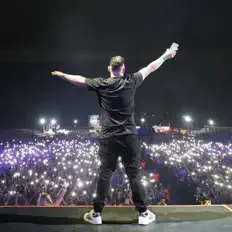 Poslechněte si interpreta Miler, sledujte hudební videa, přečtěte si životopis, podívejte se na data turné a další informace.