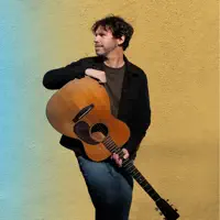 Escucha a undefined, mira videos musicales, lee su biografía, consulta las fechas de las gira y más.