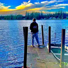 Eddie Lakeを聴いたり、ミュージックビデオを鑑賞したり、経歴やツアー日程などを確認したりしましょう！