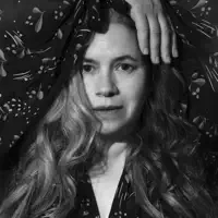 Escucha a undefined, mira videos musicales, lee su biografía, consulta las fechas de las gira y más.