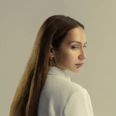 Escucha a JIVA, mira vídeos musicales, lee la biografía, consulta fechas de giras y mucho más.