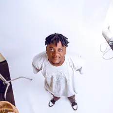 收听 I'Drums、观看音乐视频、阅读小传、查看巡演日期等 ！