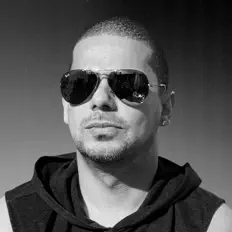 Poslechněte si interpreta Mr Streetz, sledujte hudební videa, přečtěte si životopis, podívejte se na data turné a další informace.