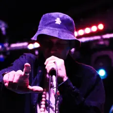 Ouve L Skin, vê vídeos de música, lê a biografia, vê as datas da digressão e muito mais!