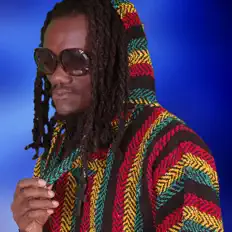 收听 Alovera、观看音乐视频、阅读小传、查看巡演日期等 ！