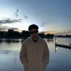 Ouça Luy Rose, assista a videoclipes, leia a biografia, veja as datas das turnês e mais!