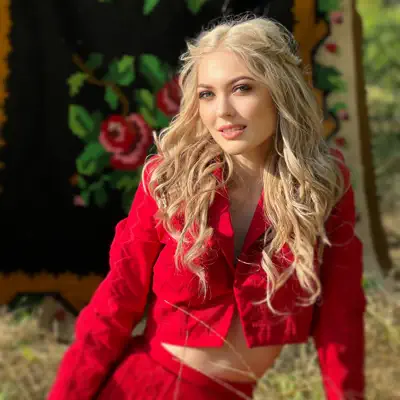 Listen to Gloria Gorceag, watch music videos, read bio, see tour dates & more!
