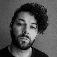Ouve undefined, vê vídeos de música, lê a biografia, vê as datas da digressão e muito mais!