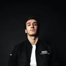 Ascolta Gasso, guarda video musicali, leggi la biografia, vedi le date del tour & altro!