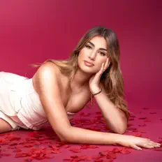 Escucha a Tiffany Likoudis, mira videos musicales, lee su biografía, consulta las fechas de las gira y más.