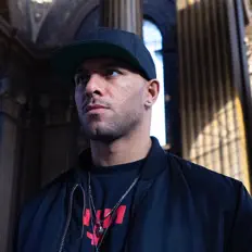 Poslechněte si interpreta Sovereign King, sledujte hudební videa, přečtěte si životopis, podívejte se na data turné a další informace.