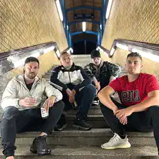 Nordberliner Schnauzeを聴いたり、ミュージックビデオを鑑賞したり、経歴やツアー日程などを確認したりしましょう！