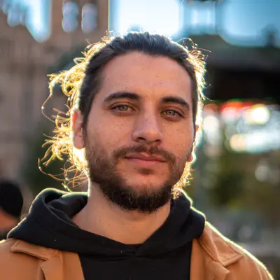 Listen to Oskar Tena, watch music videos, read bio, see tour dates & more!