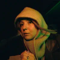 收听 undefined、观看音乐视频、阅读小传、查看巡演日期等 ！