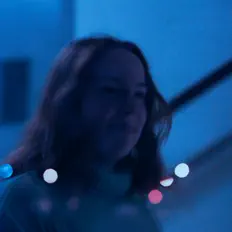 Poslechněte si interpreta The Abstract Pearl, sledujte hudební videa, přečtěte si životopis, podívejte se na data turné a další informace.