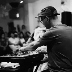 Dengarkan Tyresta, tonton video musik, baca bio, lihat tanggal tur & lainnya!