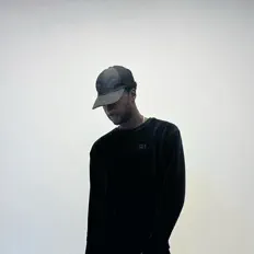 Emeryを聴いたり、ミュージックビデオを鑑賞したり、経歴やツアー日程などを確認したりしましょう！