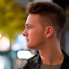 Ouve SAAVI, vê vídeos de música, lê a biografia, vê as datas da digressão e muito mais!