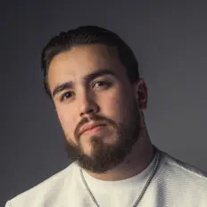 Diego Garciaを聴いたり、ミュージックビデオを鑑賞したり、経歴やツアー日程などを確認したりしましょう！