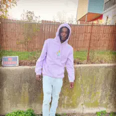 Dengarkan Six, tonton video musik, baca bio, lihat tanggal tur & lainnya!