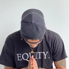 SayLess KG dinle, müzik videolarını izle, biyografisini oku, tur tarihlerini ve daha fazlasını gör!