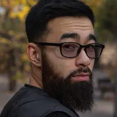 Écoutez Zkriya, regardez des vidéoclips, lisez la biographie, consultez les dates de tournée et plus encore !