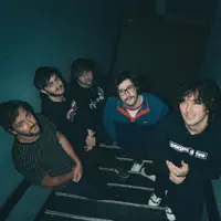 Hör dir undefined an, schau dir Musikvideos an, lies die Biografie, finde Tourdaten und mehr!