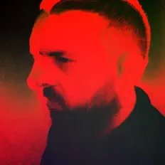 聆聽 S.T.R.S.G.N、觀看音樂影片、閱讀小傳、查看巡演日期等！