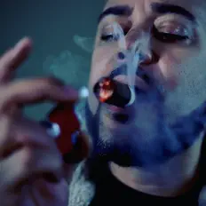 Mizzery Jones सुनें, म्यूज़िक वीडियो देखें, बायो पढ़ें, दौरे की तारीखें और बहुत कुछ देखें!