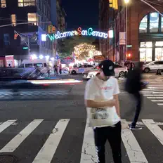 聆聽 Frank Dollazzz、觀看音樂影片、閱讀小傳、查看巡演日期等！