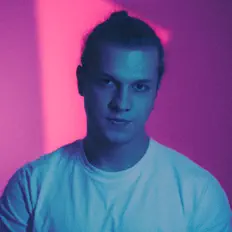 Escucha a Caelo, mira vídeos musicales, lee la biografía, consulta fechas de giras y mucho más.