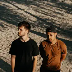 聆聽 OUTCYCLE、觀看音樂影片、閱讀小傳、查看巡演日期等！