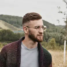 Poslechněte si interpreta Peter Janzen, sledujte hudební videa, přečtěte si životopis, podívejte se na data turné a další informace.